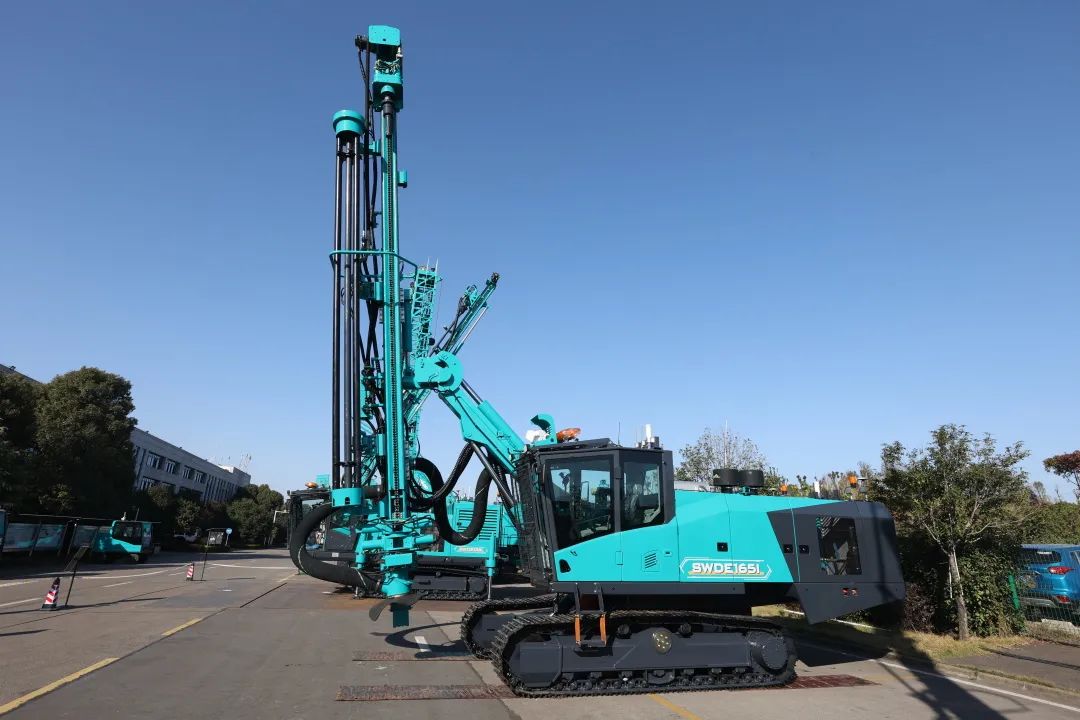 全球首创5G+智能钻机重磅宣布，鸿运国际智能倾力打造绿色智慧矿山成套装备