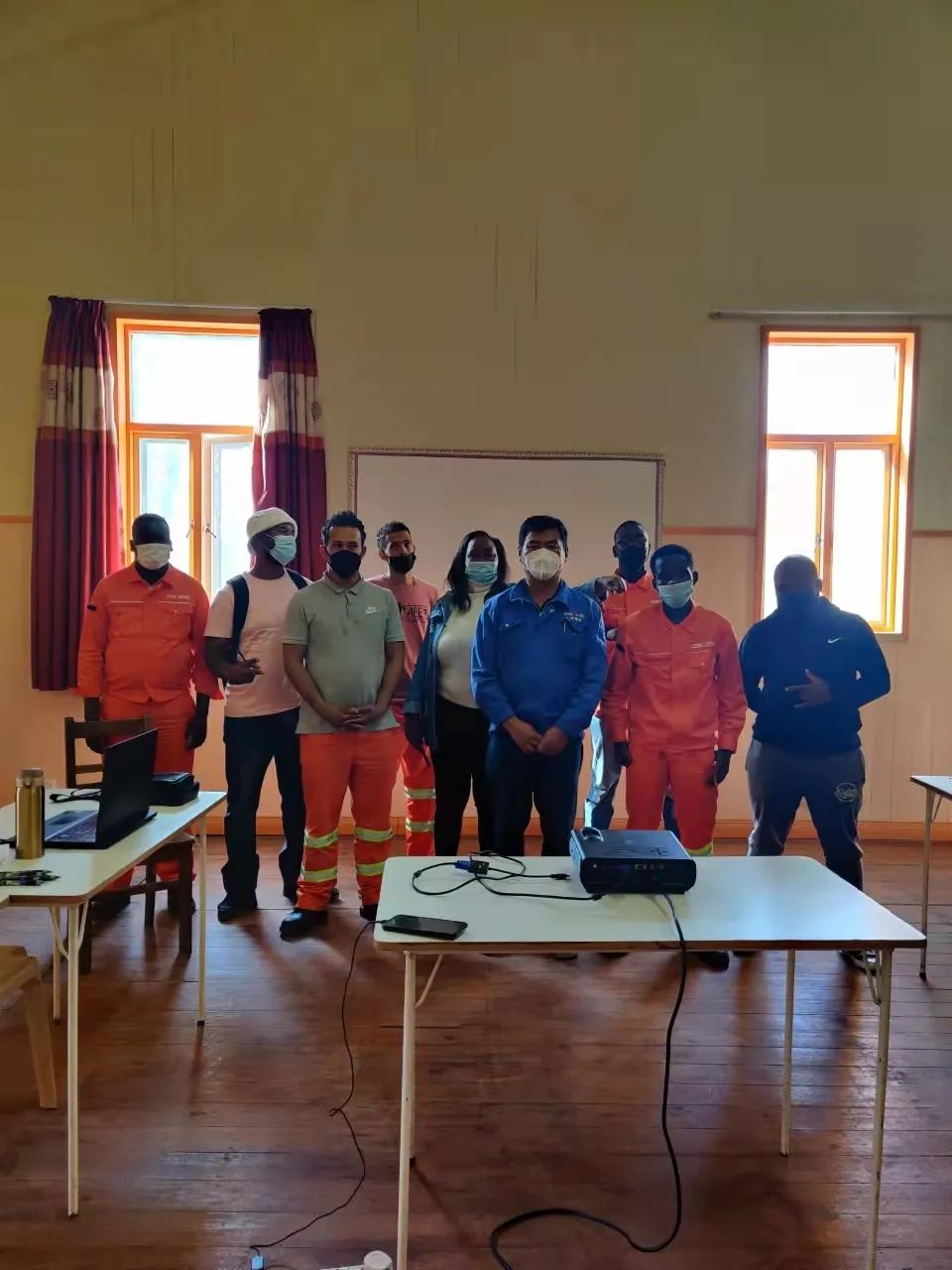 疫情当下，，，逆行非洲——鸿运国际智能凿岩装备团队外洋服务纪实