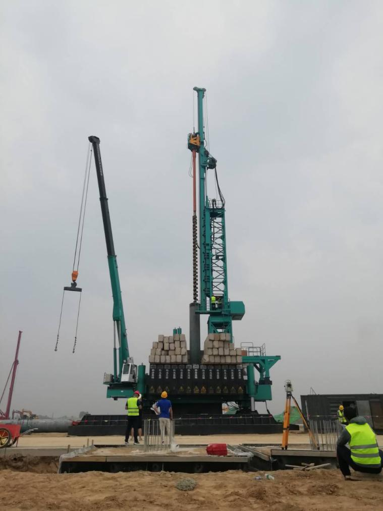 创下纪录！！鸿运国际智能引孔式静力压桩机首次应用于高铁项目