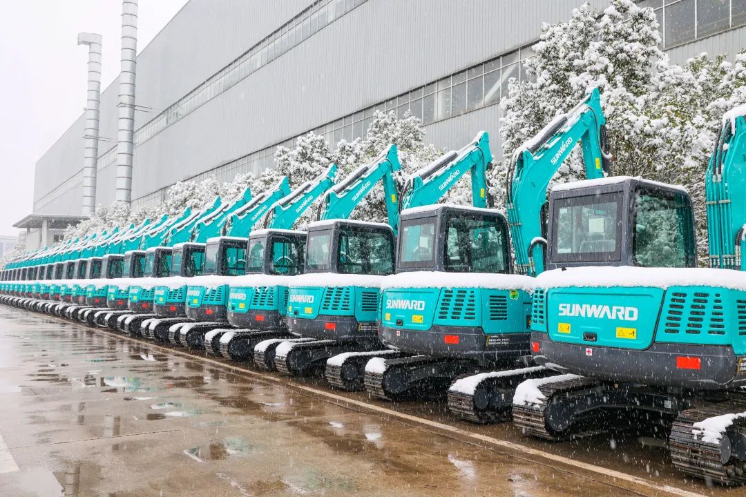 瑞雪兆丰年，，，邀您共赏雪中鸿运国际！