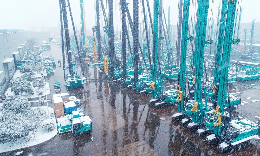 瑞雪兆丰年，，，邀您共赏雪中鸿运国际！