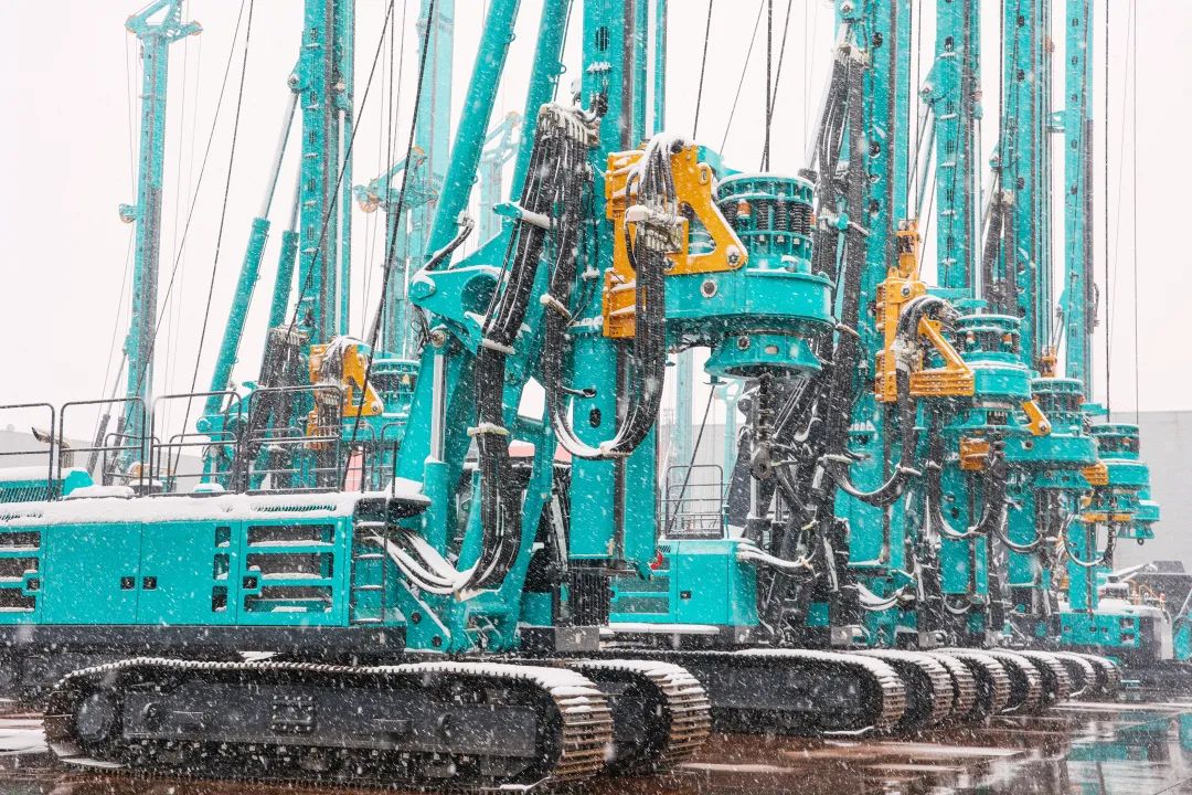 瑞雪兆丰年，，，邀您共赏雪中鸿运国际！