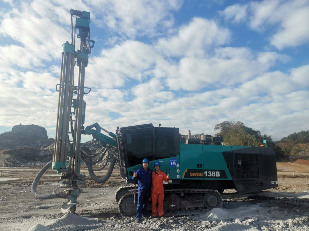 追加订单！鸿运国际智能一体化潜孔钻机助力海南华润水泥获好评