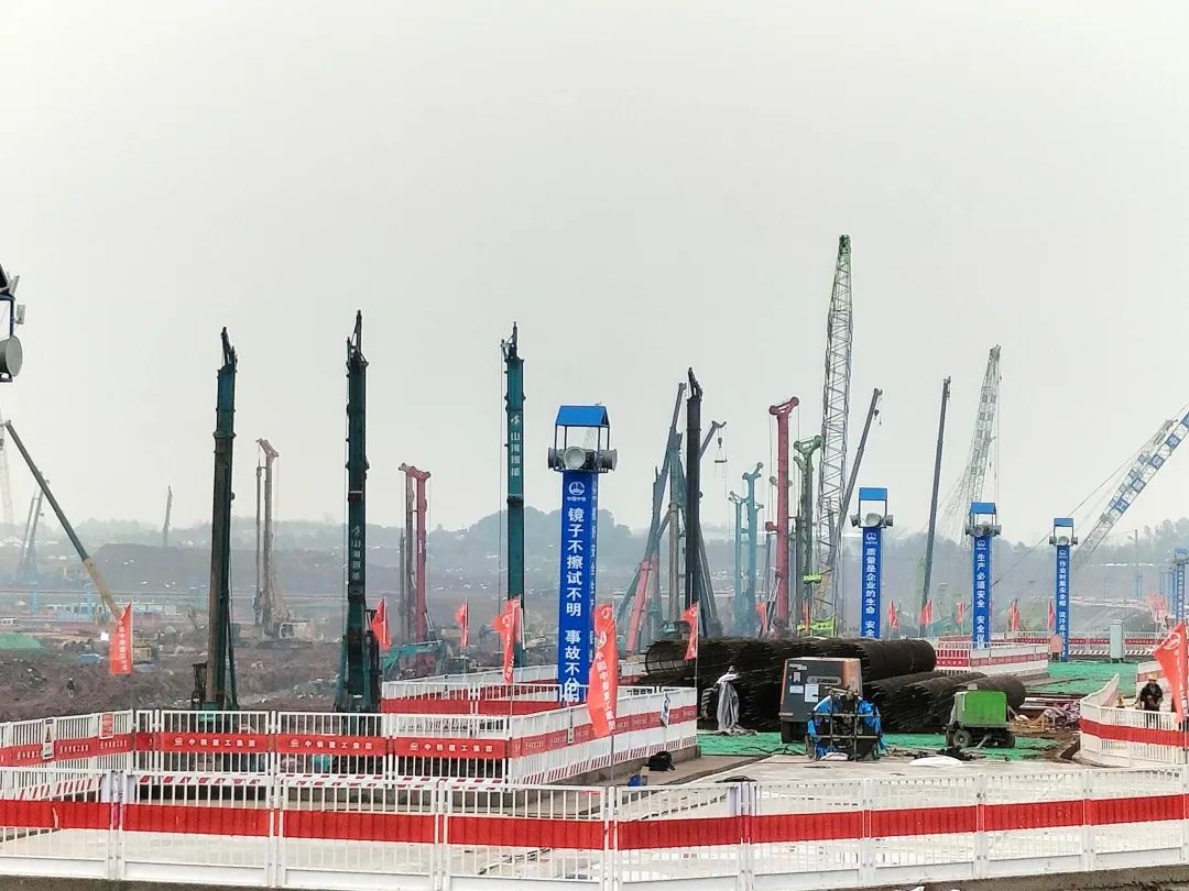 “鸿运国际绿”精彩亮相！鸿运国际智能装备周全助力长沙机场改扩建项目