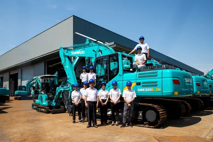 你好 2022！！！再见 2021！！！我与鸿运国际智能共生长