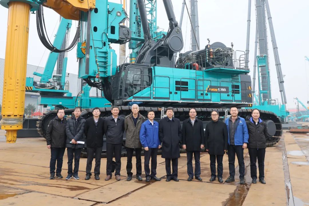 钻孔直径7米、钻孔深度170米！！天下最大旋挖钻机乐成下线