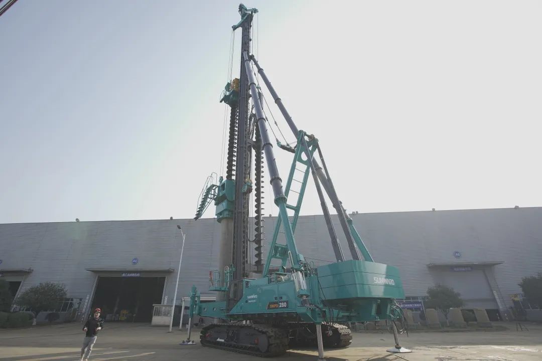 植桩奇兵！！鸿运国际智能开启大直径预制桩施工全新探索实践