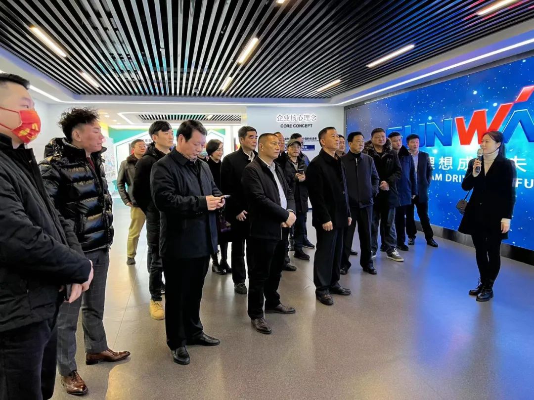 湖南异地商会联合会组织外洋湘商来访鸿运国际智能