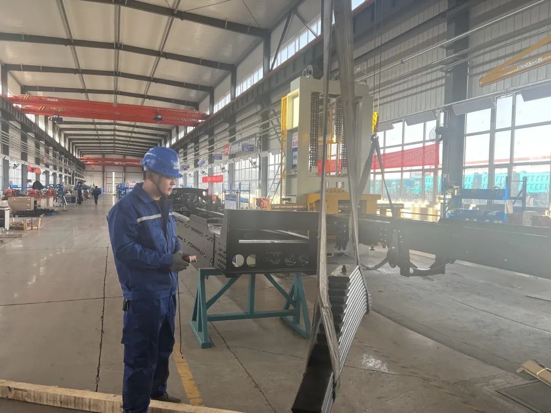 斩获亿元订单！鸿运国际巨鼎火热开工