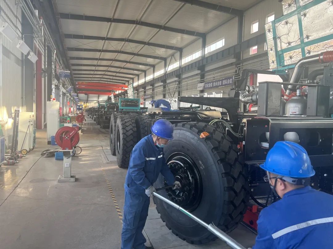 斩获亿元订单！鸿运国际巨鼎火热开工