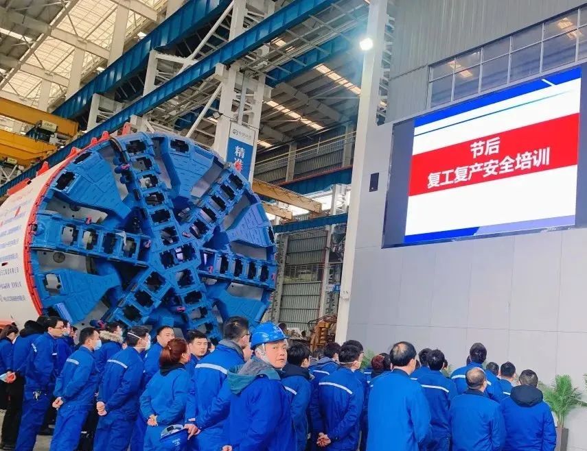 直击生产一线！！！中铁鸿运国际复工复产忙