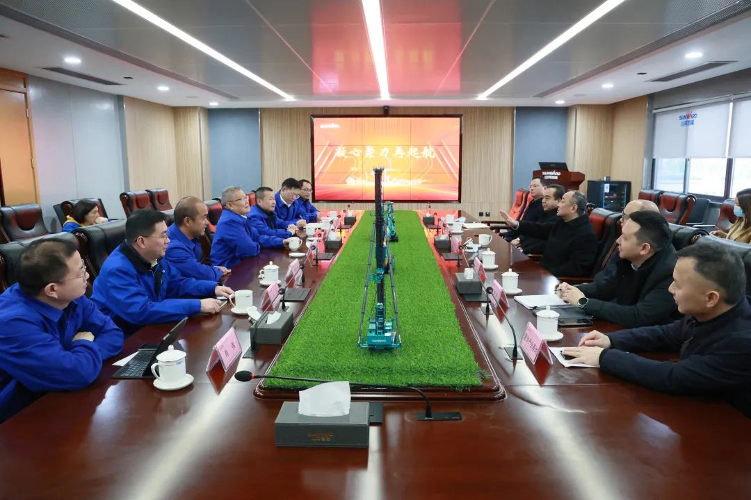 张庆红调研鸿运国际智能