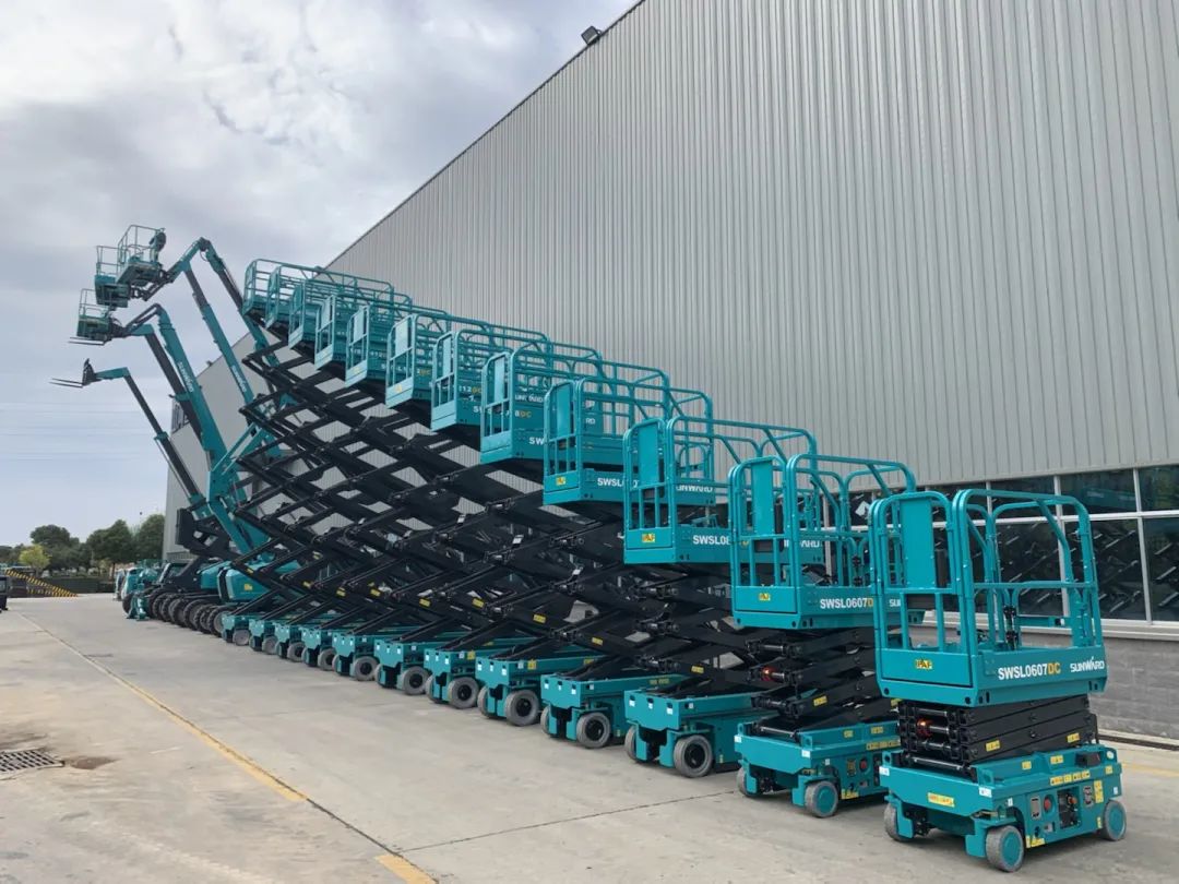 创下单日最高发货量纪录！！鸿运国际高机装备集中发货