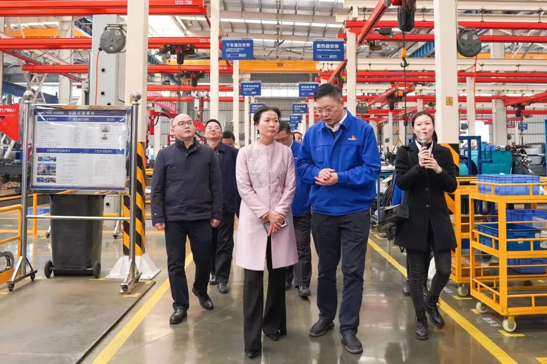 长沙市总工会、、长沙经开区总工会一行调研鸿运国际智能