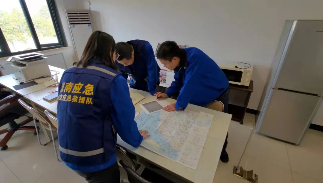 火情就是下令！！！湖南航空应抢救援队鸿运国际机组展现“鸿运国际速率”