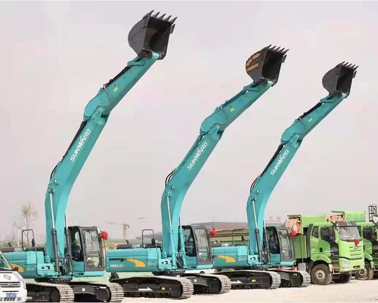 鸿运国际智能挖掘机亮相贵阳大数据科创城项目开工仪式