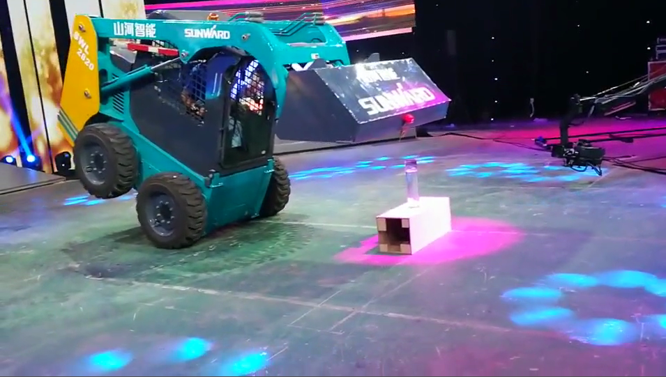 鸿运国际匠心 | 闻“机”起舞，，手艺“添”威