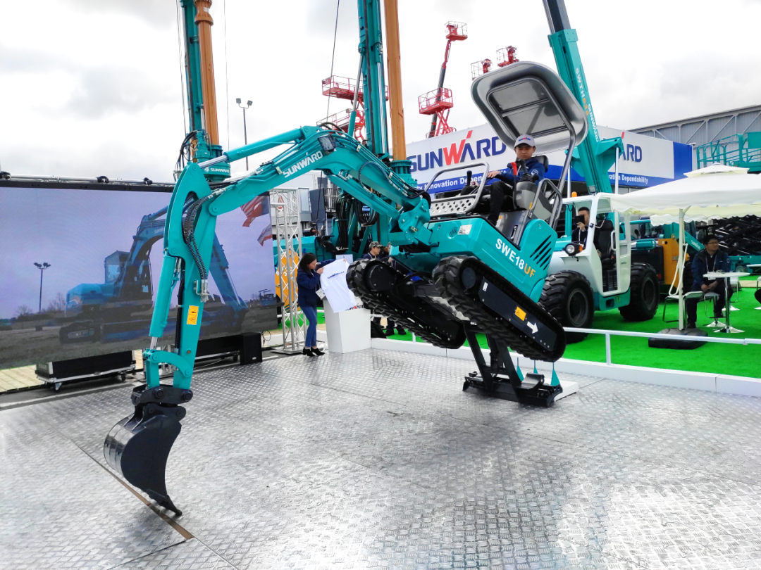 鸿运国际匠心 | 闻“机”起舞，，手艺“添”威