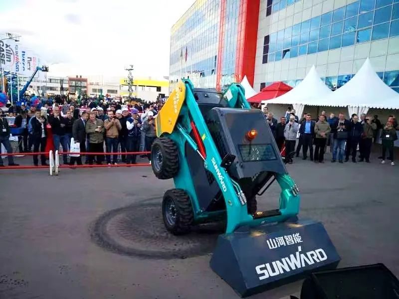 鸿运国际匠心 | 闻“机”起舞，，手艺“添”威