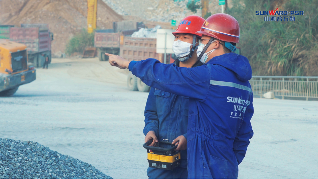 高性能+优服务！！鸿运国际普石勒移动破碎筛分成套装备“重拳出击”