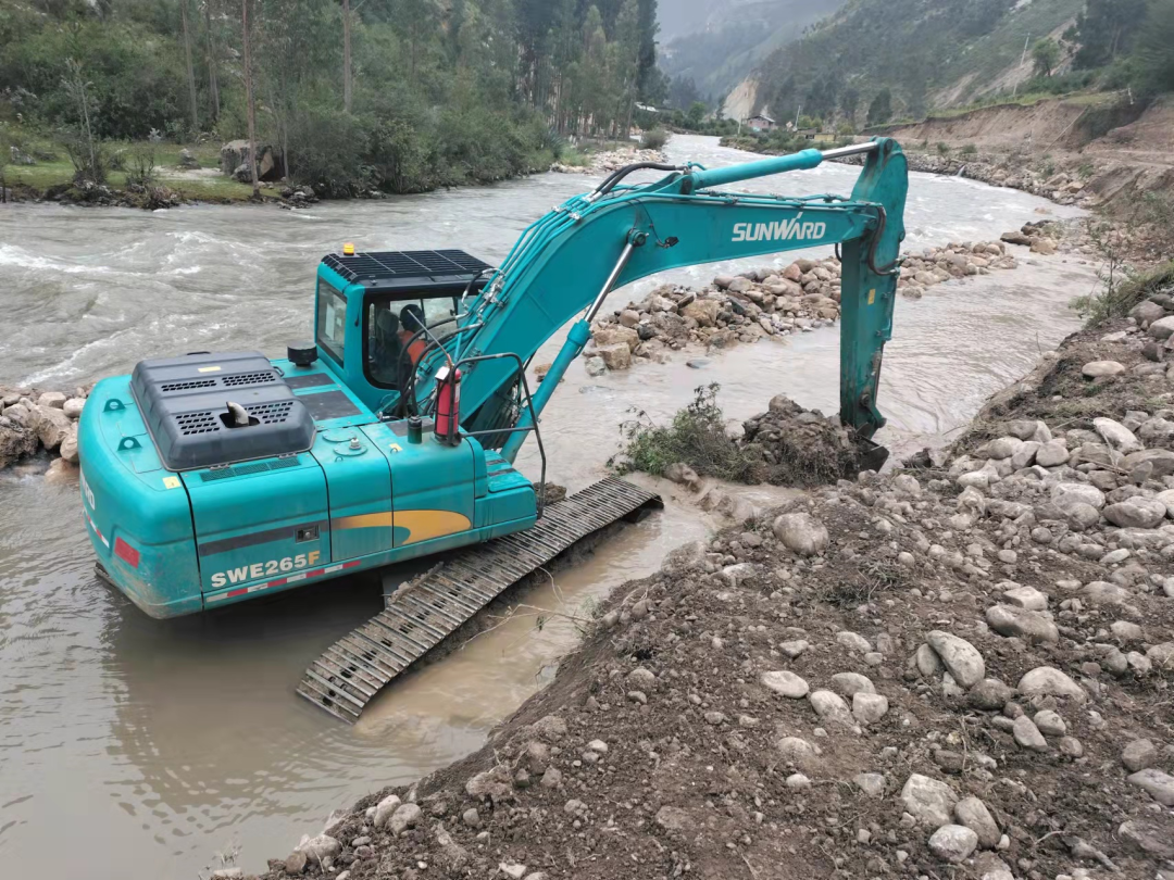 挑战天下第二高山脉！！鸿运国际智能装备助力秘鲁安第斯国家公路项目建设