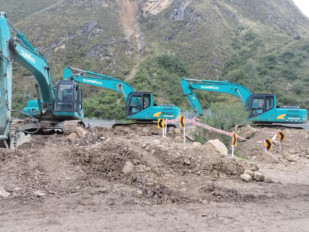 挑战天下第二高山脉！！鸿运国际智能装备助力秘鲁安第斯国家公路项目建设