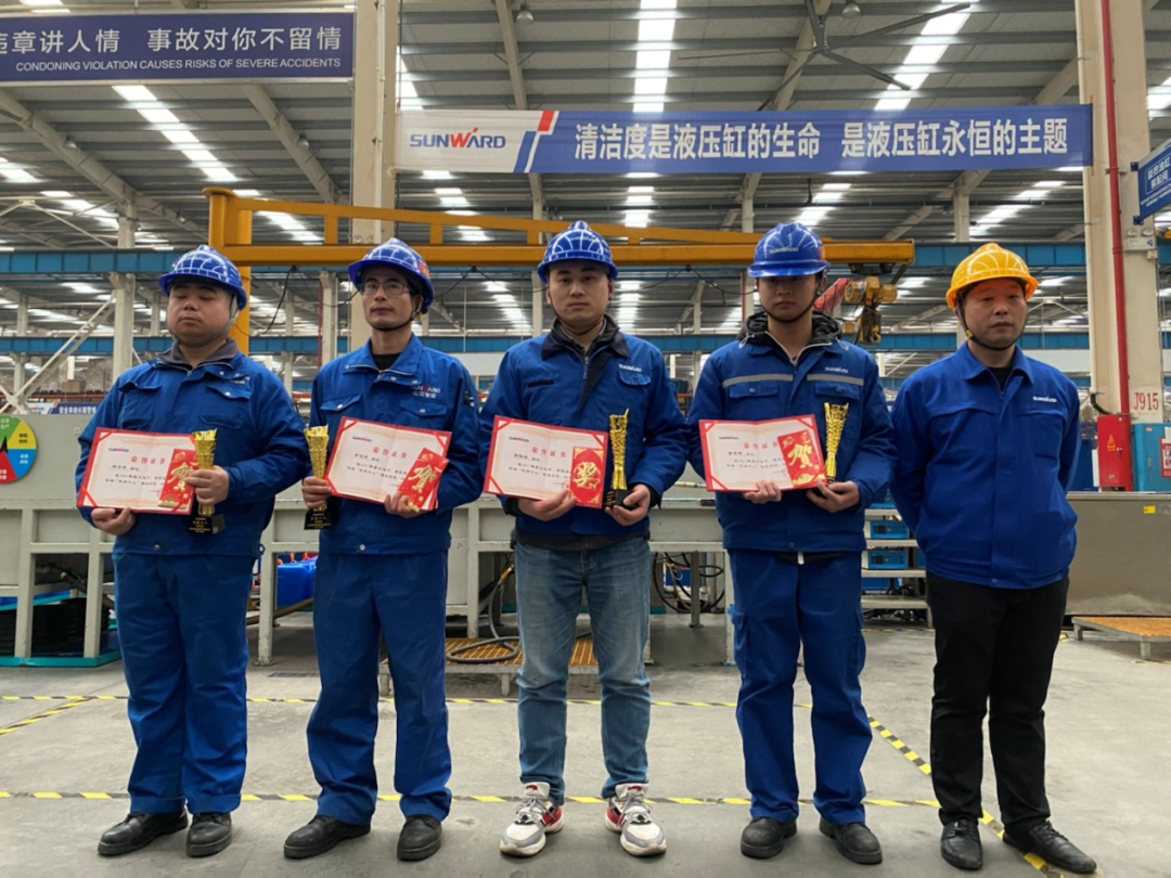 鸿运国际工匠 | “浪波”不言苦，，甘为“人梯”承大重