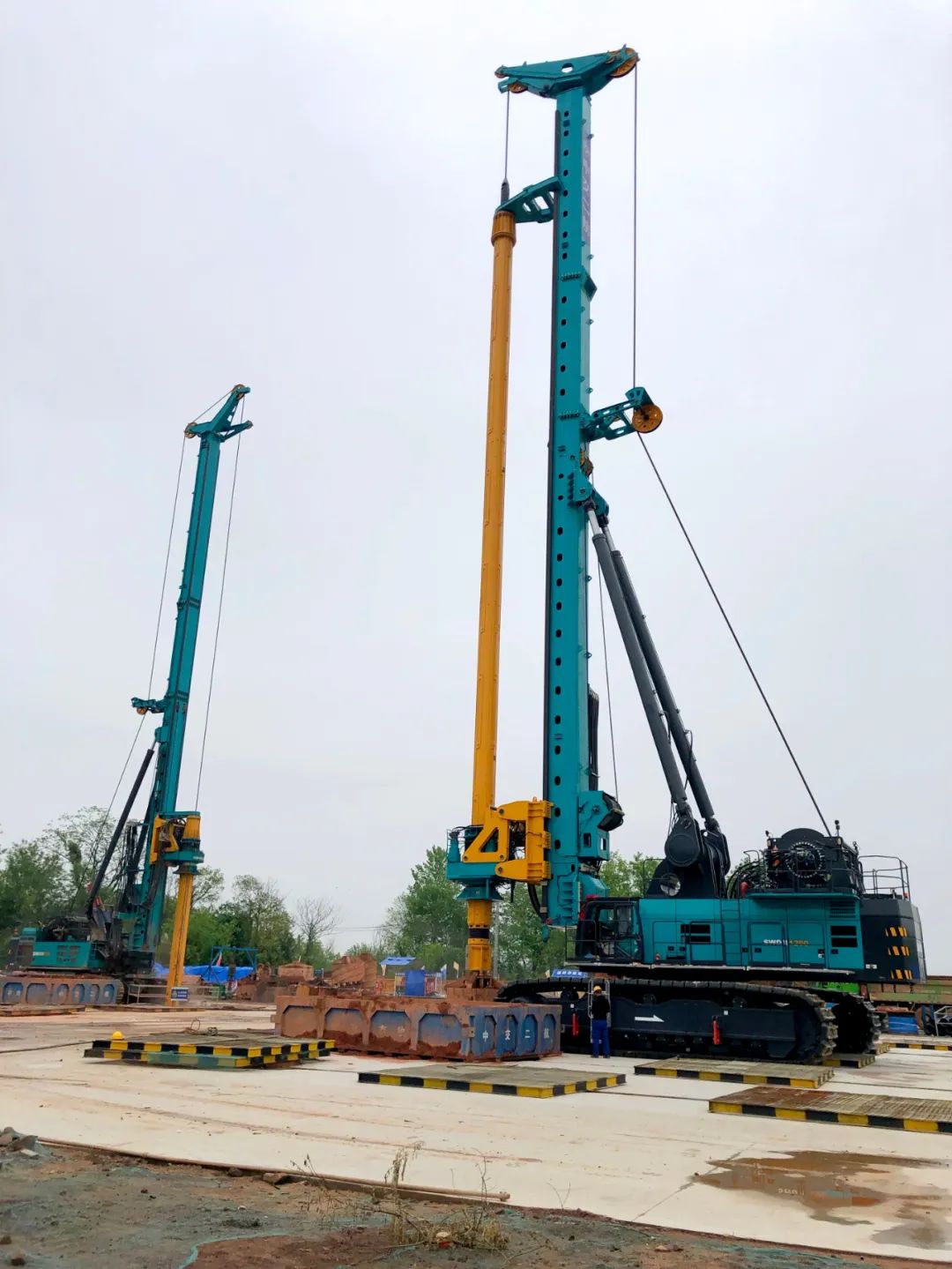 再啃“硬骨头”！！鸿运国际智能“超等桩备”助建燕矶长江大桥