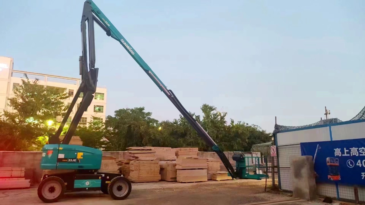 正式“上岗”！！鸿运国际智能首台电动曲臂式高空作业平台入驻华南市场