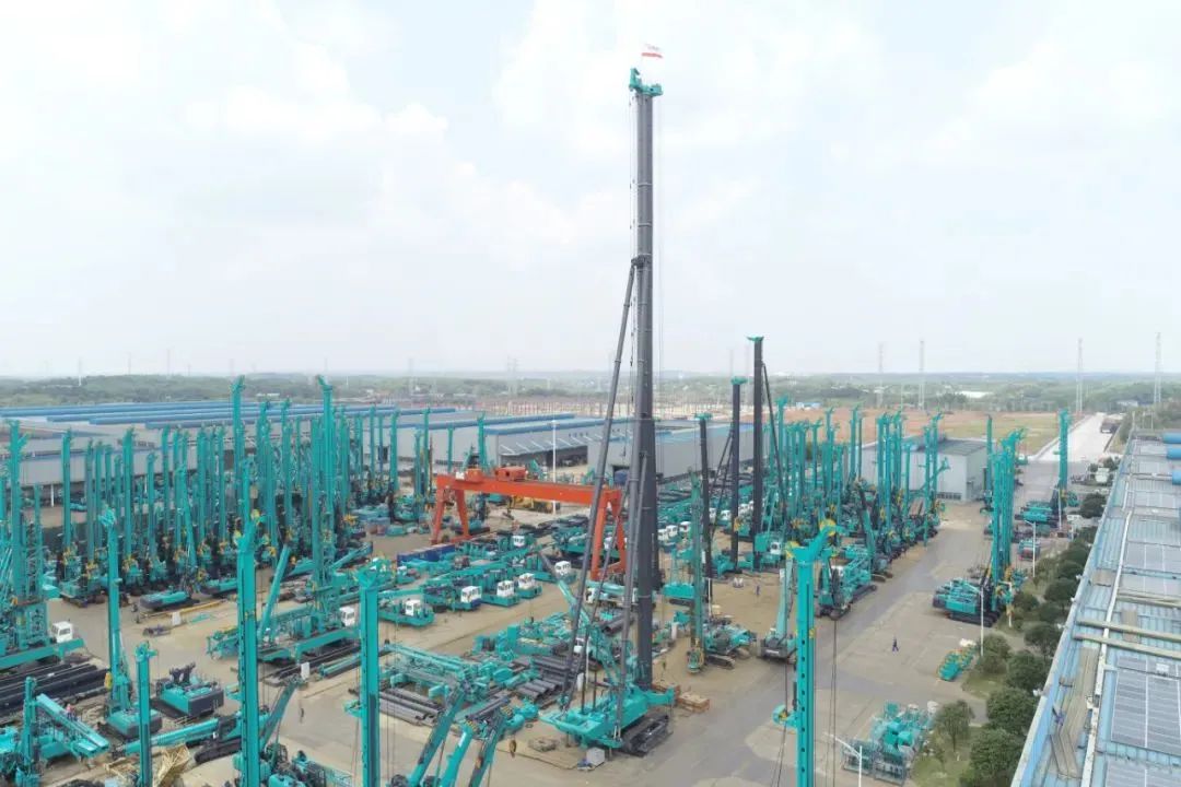 再获首单！！！鸿运国际智能成为湖南自贸试验区首单“融资租赁+工程机械装备出口”试点营业落地单位