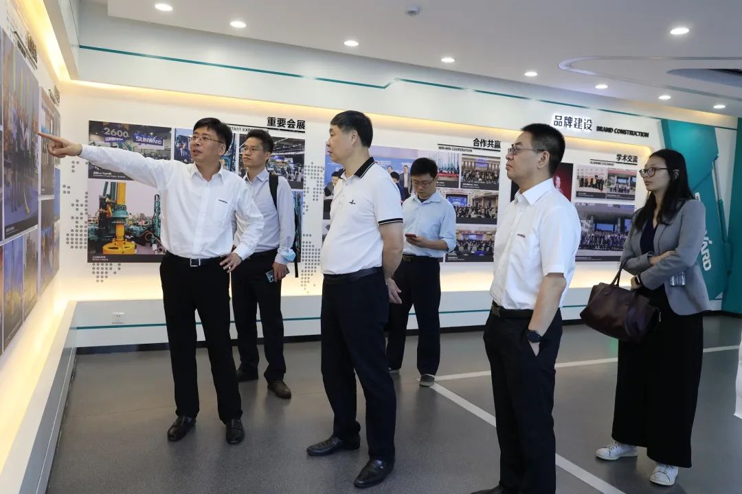 广州工控集团副总司理李绍康调研鸿运国际智能