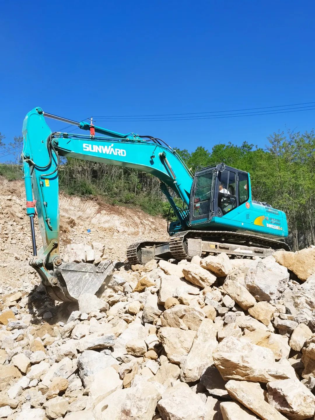 三员鸿运国际挖机“悍将”收服“铁粉”一枚，，，凭什么？？？