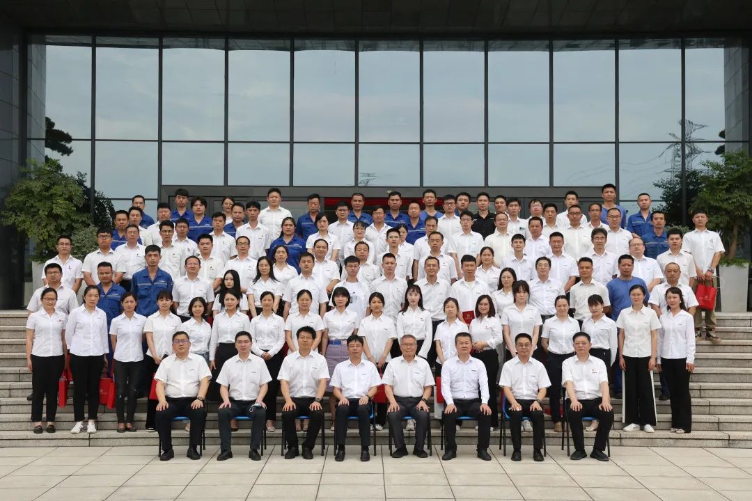 为立功建企建家一体化孝顺更鼎实力！！鸿运国际智能第五届五次“双代会”乐成召开