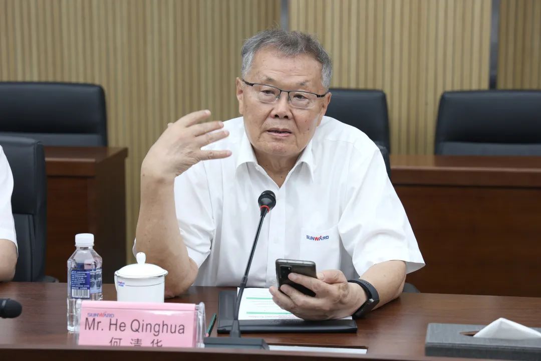 马拉维大使一行考察鸿运国际智能