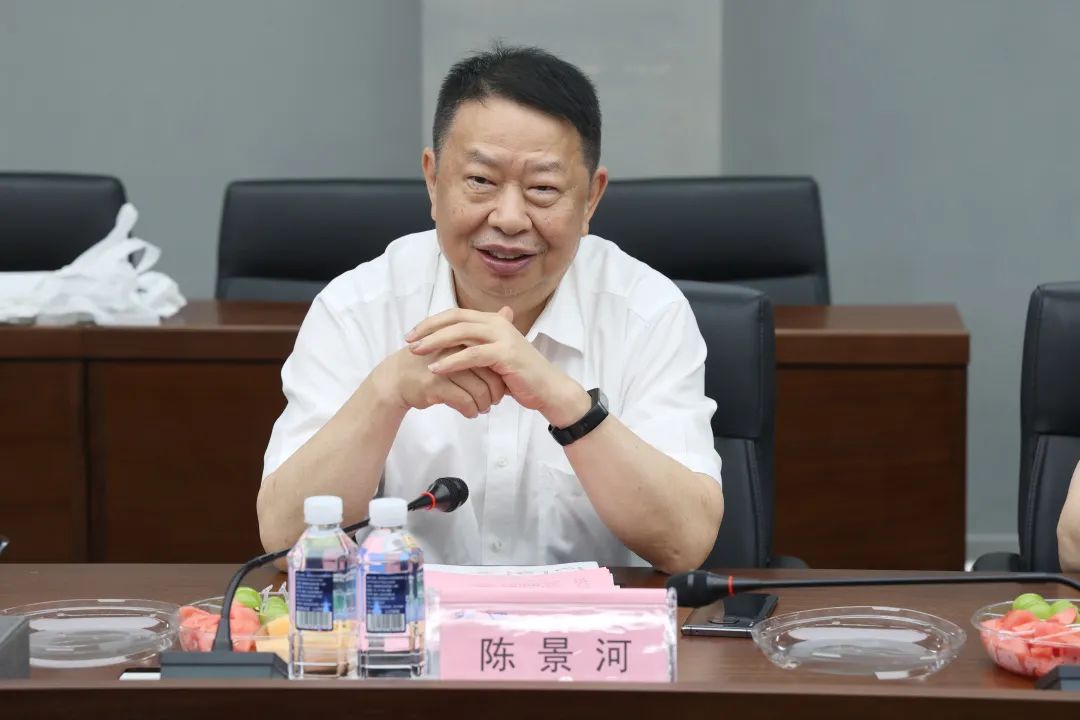 紫金矿业集团党委书记、、、董事长陈景河莅临鸿运国际智能考察交流