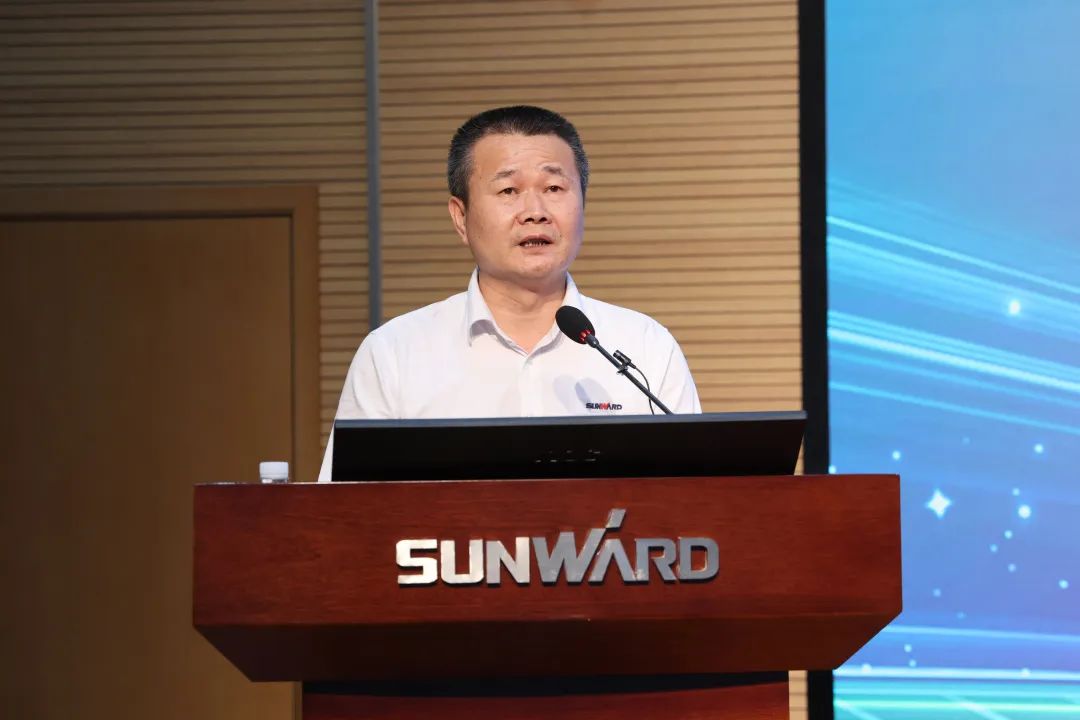 凝心聚力奋力拼搏，向高质量生长交出精彩答卷！！！鸿运国际智能召开全体干部大会