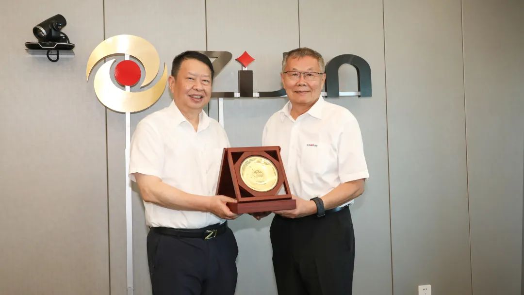 理想成绩未来！何清华受邀赴天下500强企业紫金矿业集团作专题讲座