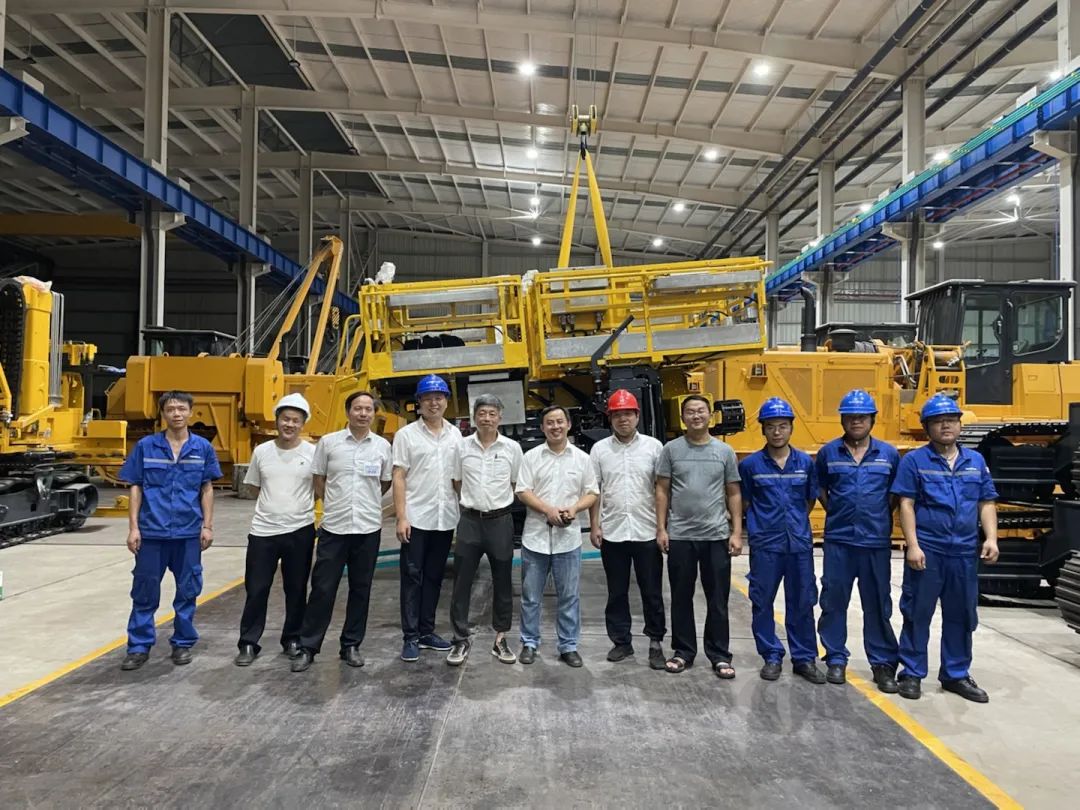 为铁路运输保驾护航！鸿运国际智能自主研制首套三平台作业装置乐成交付