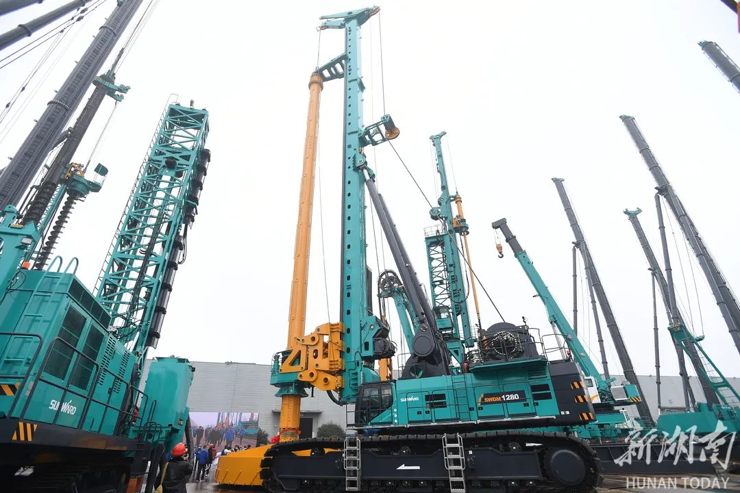 湖南日报 | 鸿运国际智能：立异“鸿运国际”好风物