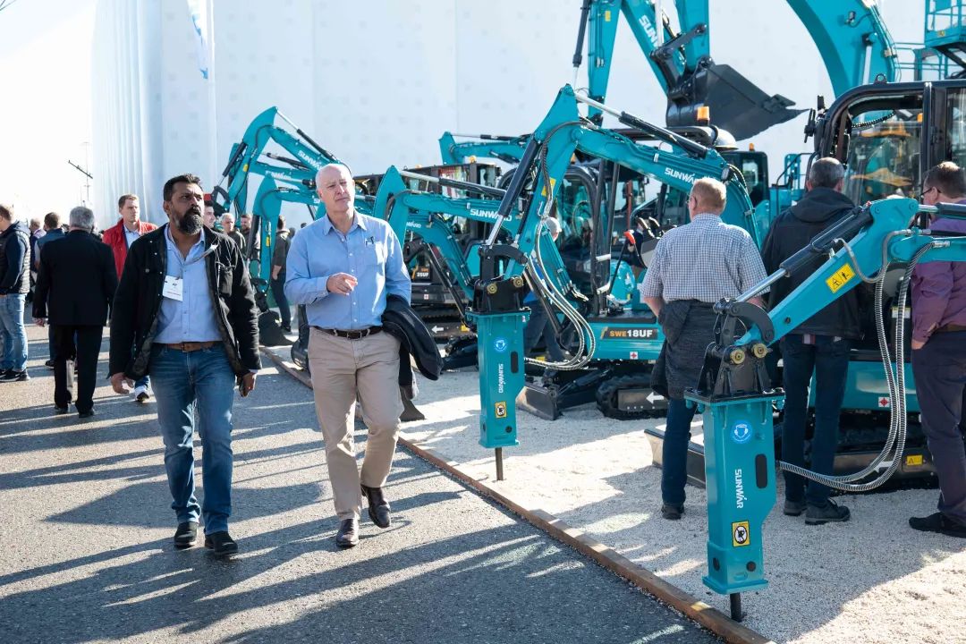 Bauma 2022 | 一组火热现场图带您重温鸿运国际智能德国宝马展之旅