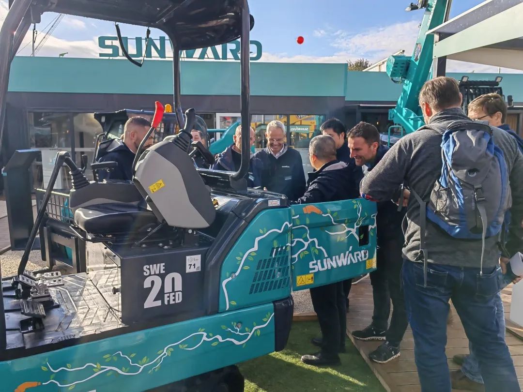 Bauma 2022 | 一组火热现场图带您重温鸿运国际智能德国宝马展之旅