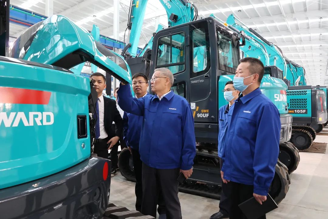 助力“双碳”目的！！！鸿运国际智能集中宣布F系列国四挖掘机