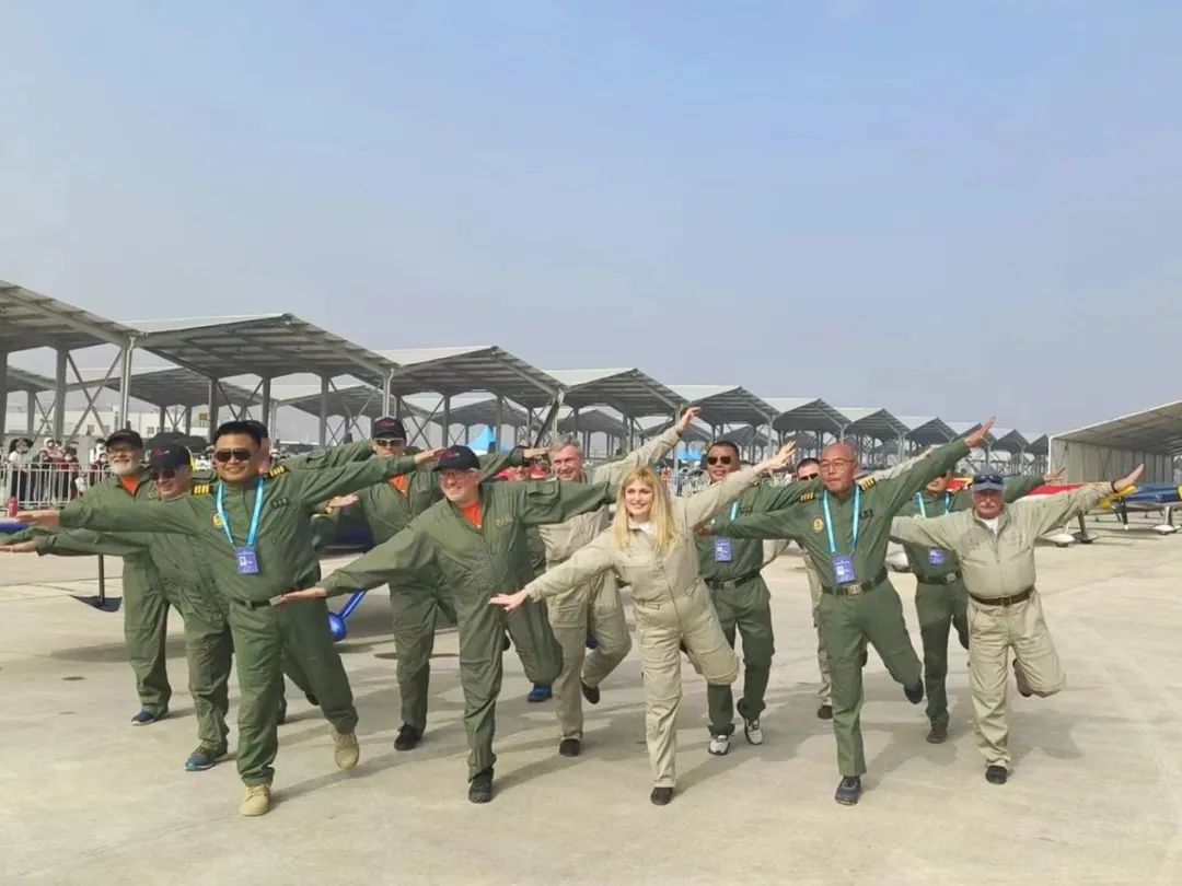 逆势飞翔！！鸿运国际航空携手相助同伴亮相2022南昌航行大会