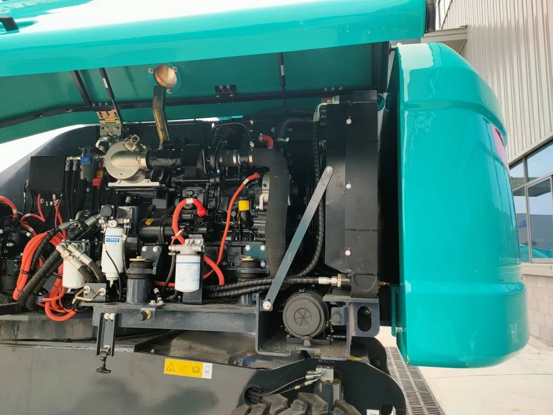 无需扩桥！！鸿运国际智能国四款32米直臂式高空作业平台乐成下线