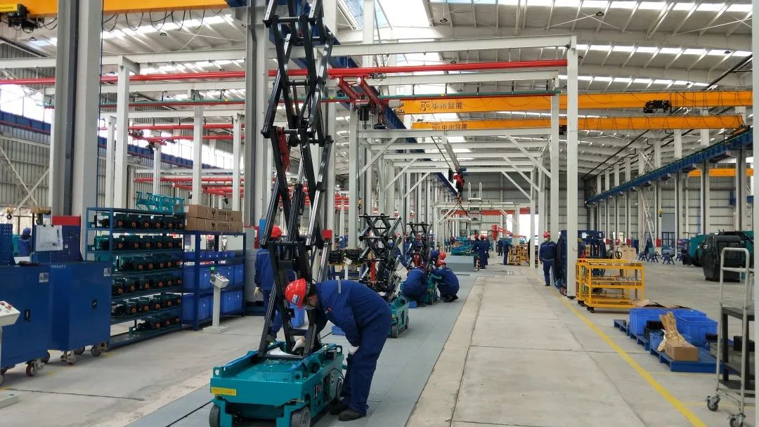 吹响复工“冲锋号”，，全力冲刺“开门红”！！！鸿运国际智能高空机械复工复产举行时