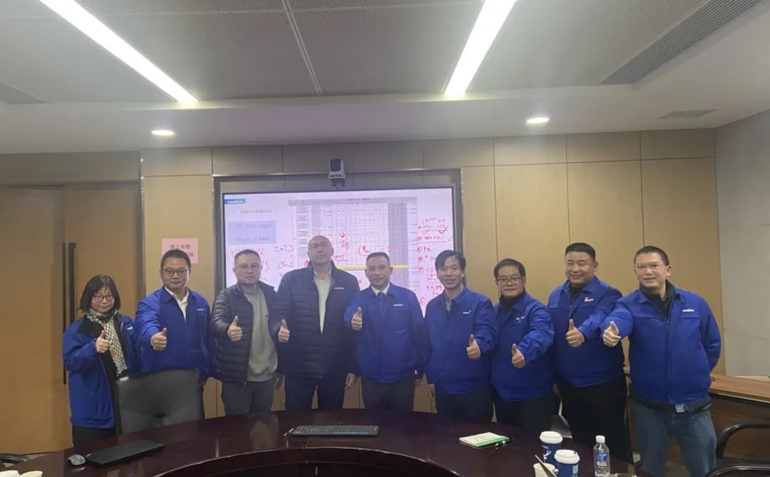 吹响复工“冲锋号”，，全力冲刺“开门红”！！！鸿运国际智能高空机械复工复产举行时