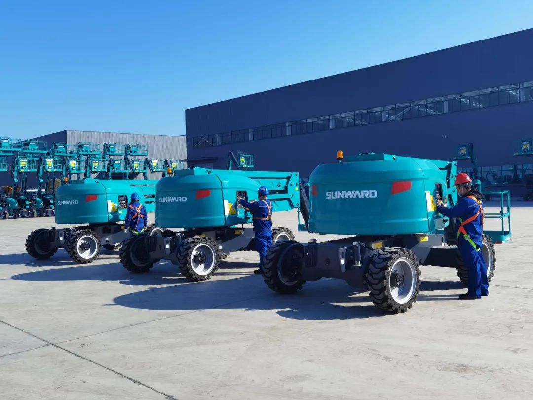 吹响复工“冲锋号”，，全力冲刺“开门红”！！！鸿运国际智能高空机械复工复产举行时