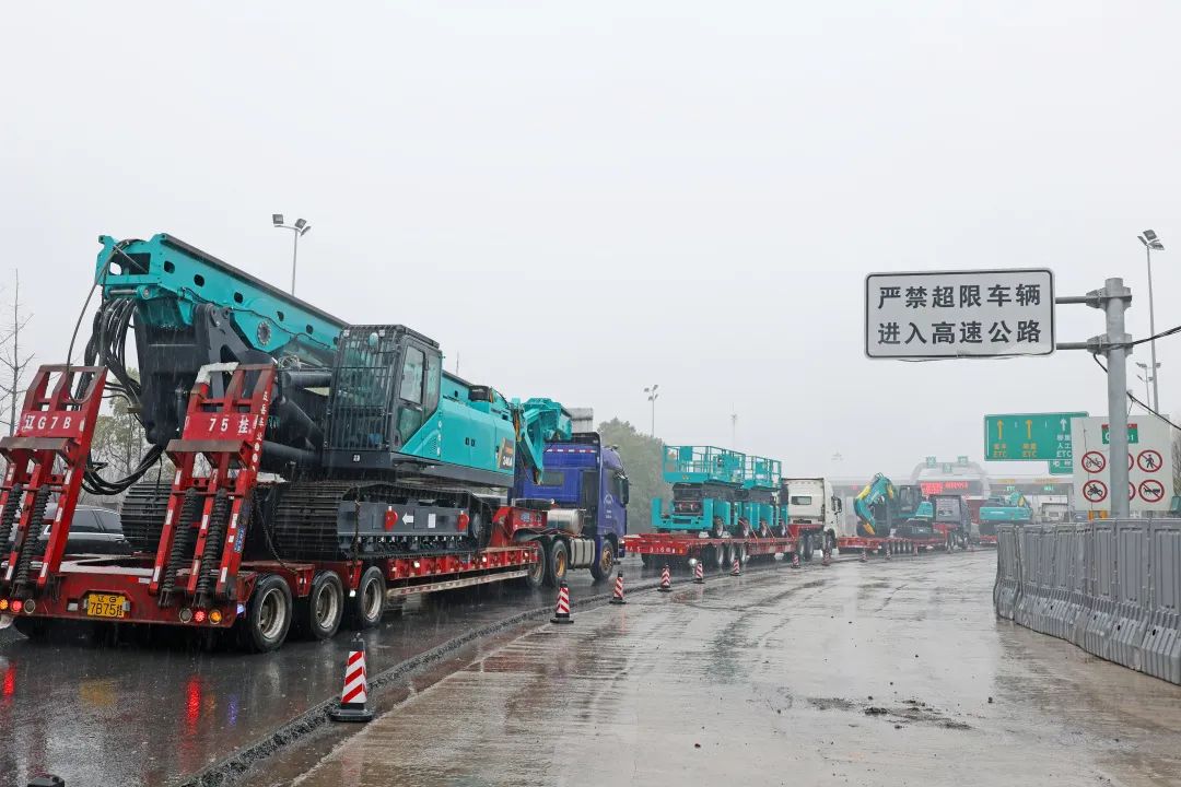 新局新篇，，宏兔启航！！鸿运国际智能超200台套装备集中发货