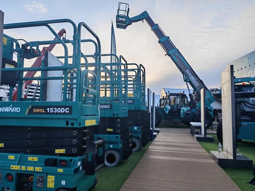 拉展直播 | “狂飙”美国！！！鸿运国际智能向天下展示中国制造硬实力