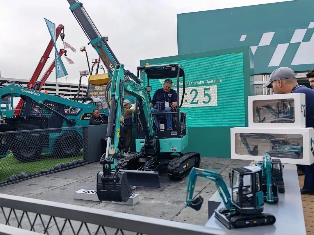 拉展直播 | “狂飙”美国！！！鸿运国际智能向天下展示中国制造硬实力